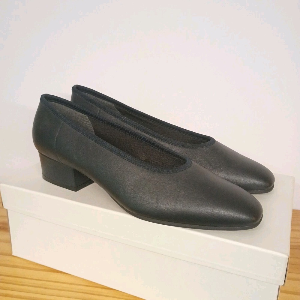 Naturalizer Women's Indigo Leather Slip-On Block Kitten Heel Pumps Size 7.5 M